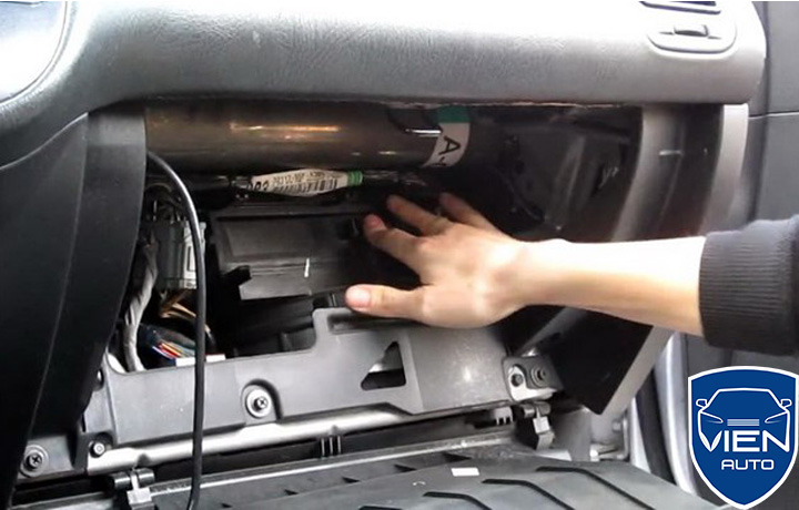Sửa chữa điều hòa ô tô Land Rover 
